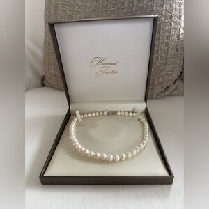 Elegant Pearl Necklace